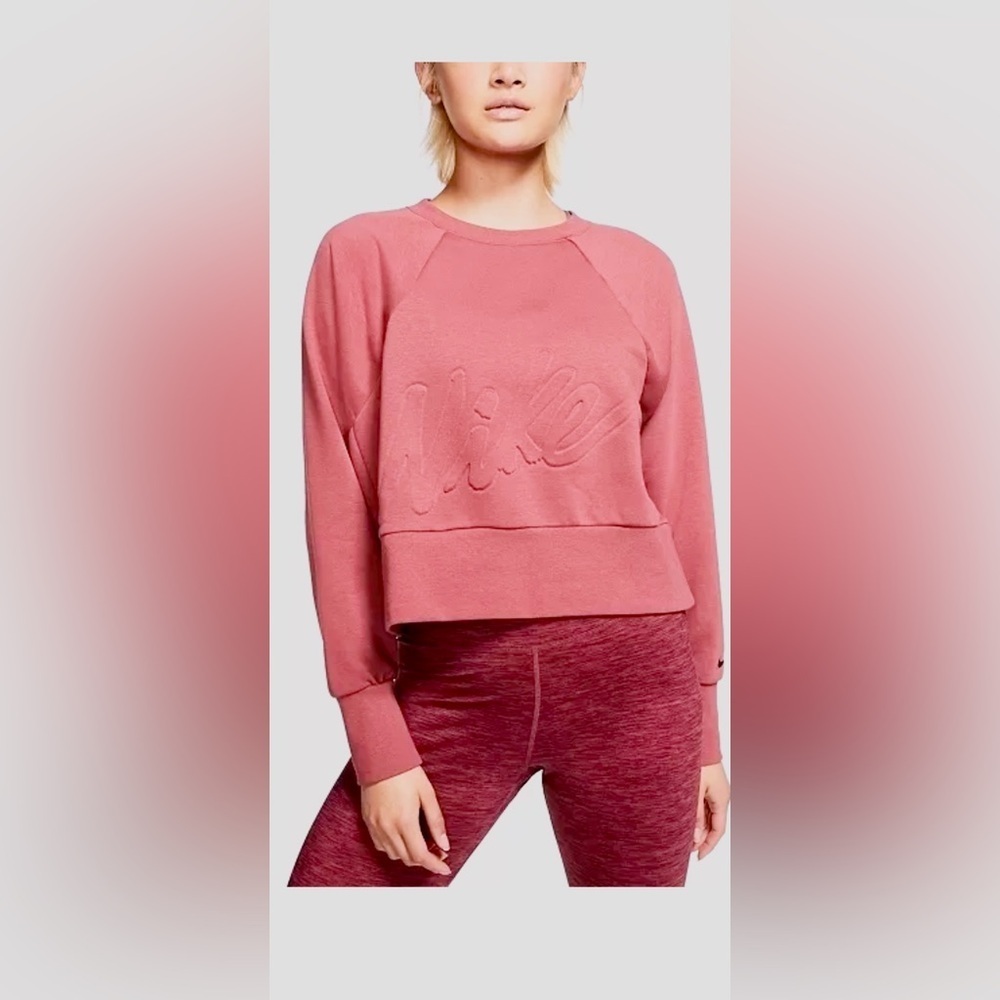 Nike Women’s Dri Fit Pink Cropped Crewneck
Sweatshirt size small